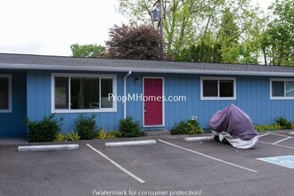 Building Photo - 15535 NE Glisan St