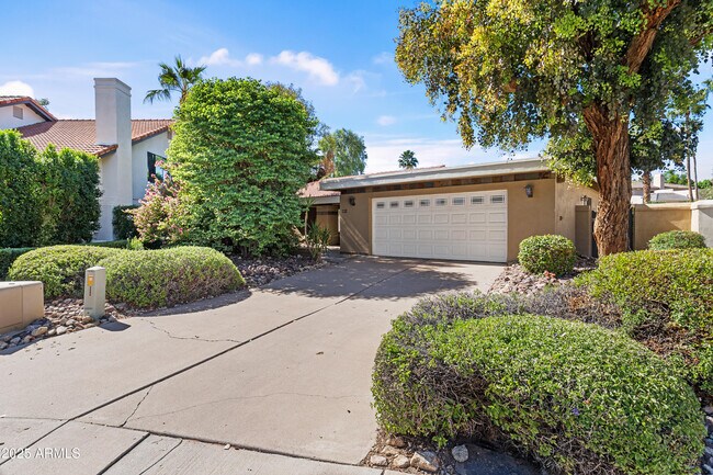 Foto del edificio - 8624 N Timberlane Dr