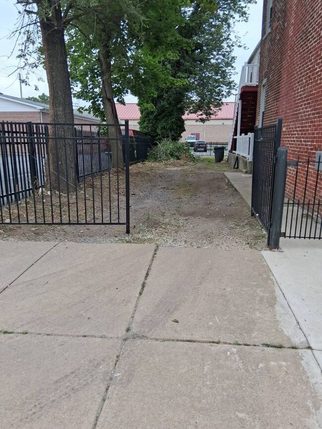 Building Photo - Freshly updated 2-bedroom unit, $1,399.00, Southbridge neighborhood, Wilmington