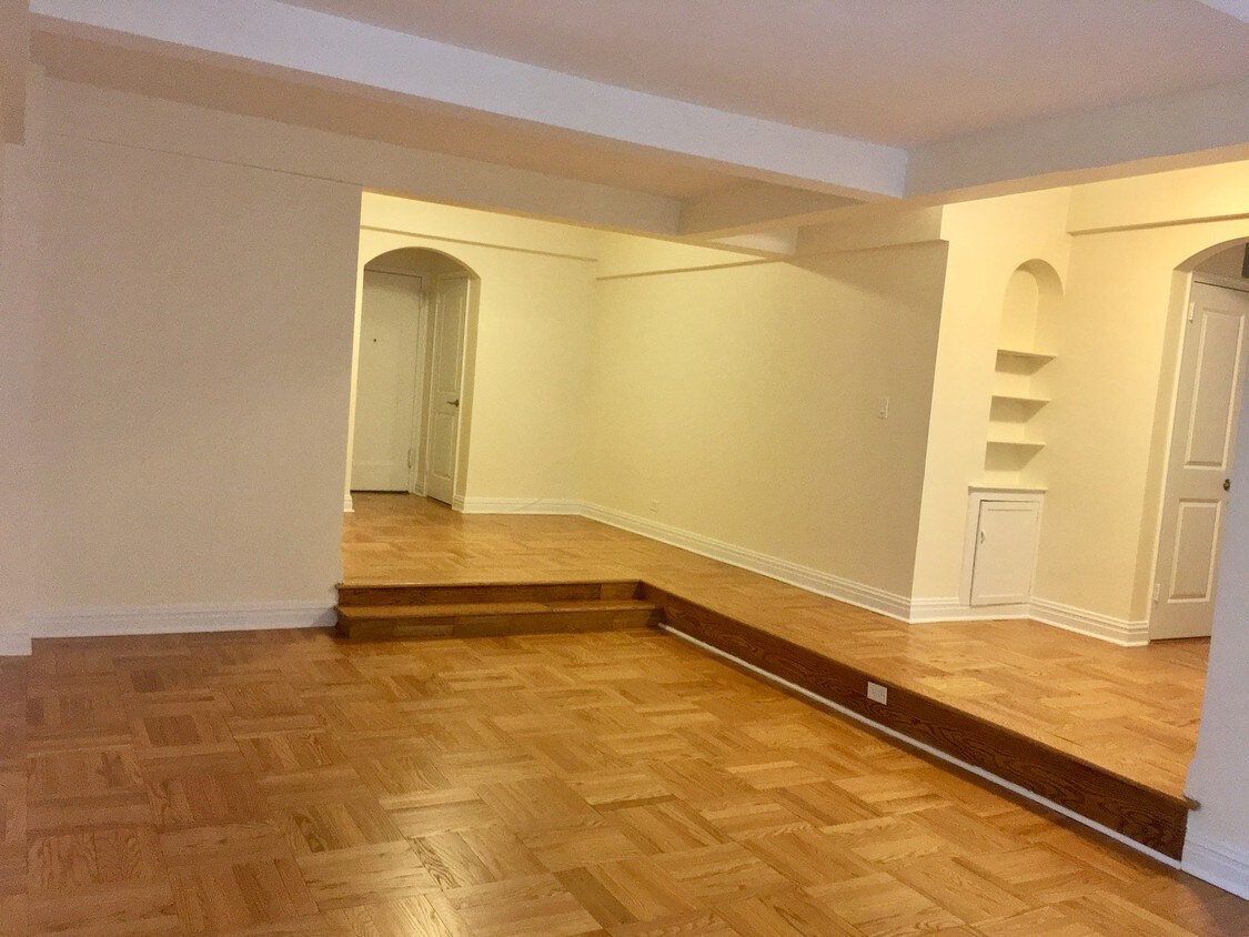 Primary Photo - 141 W 56th St