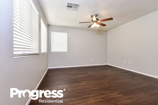 Foto del edificio - 9468 Grandview Spring Ave