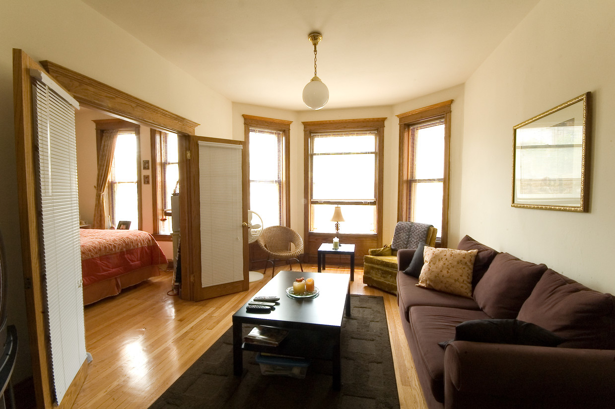 Foto principal - 848 W Waveland Ave