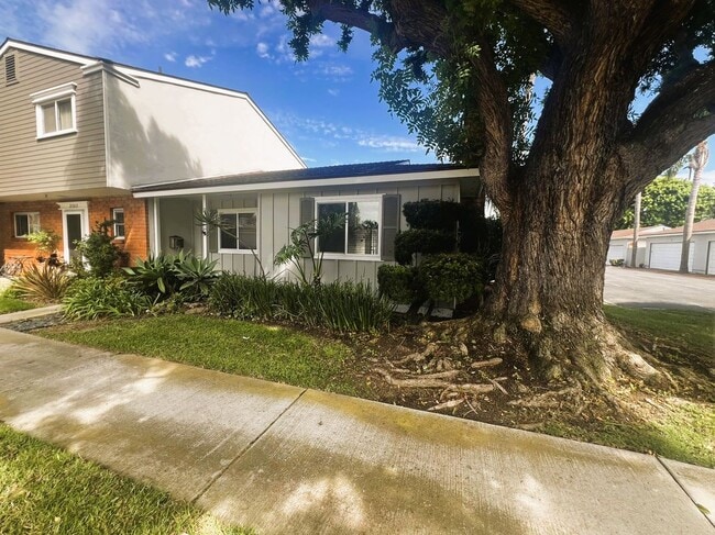 Building Photo - 21266 Burlington Ln