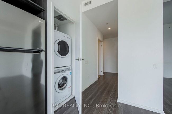 Building Photo - 68-2068 Shuter St