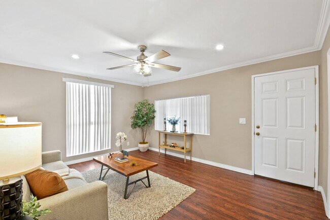 Foto del edificio - 13439 Roselle Ave