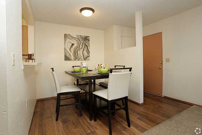 Interior Photo - Silverado Apartments