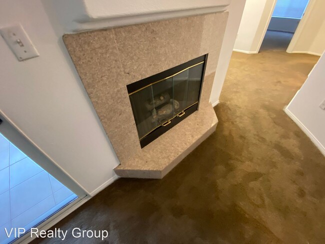 Building Photo - 3 br, 2 bath House - 8716 Red Rio Drive #103