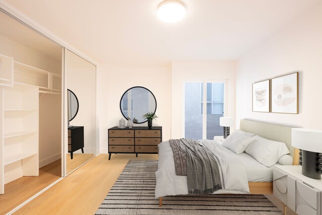 Interior Photo - 921 N Gardner St