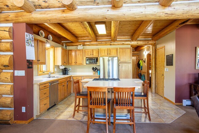 Building Photo - 545 Tanglewood Ln