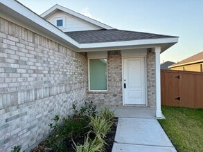 Building Photo - 10914 Silver Canoe Dr