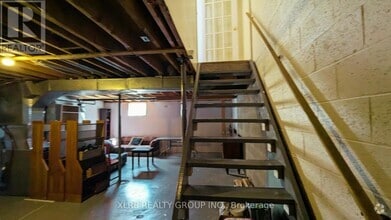 Building Photo - 1045-1045 Morrison Dr