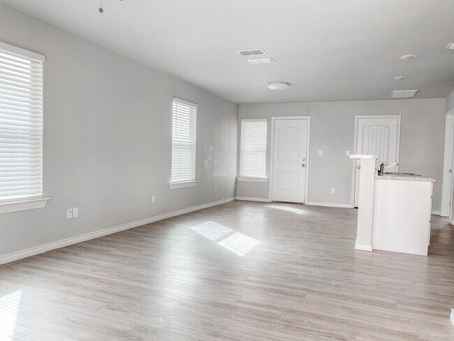 Foto del edificio - Savor the Sophistication of This Lovely 3-Bedroom!