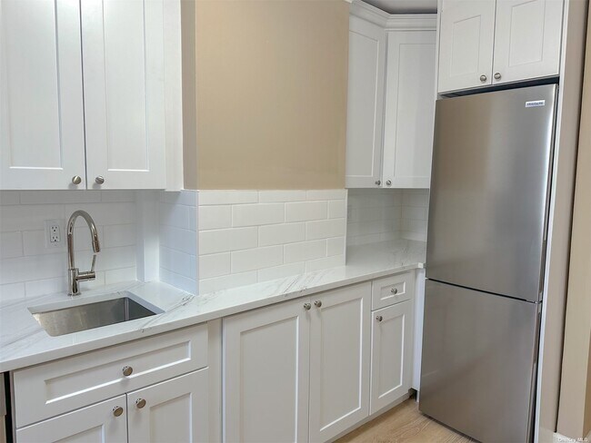 Building Photo - 73-29 71st St