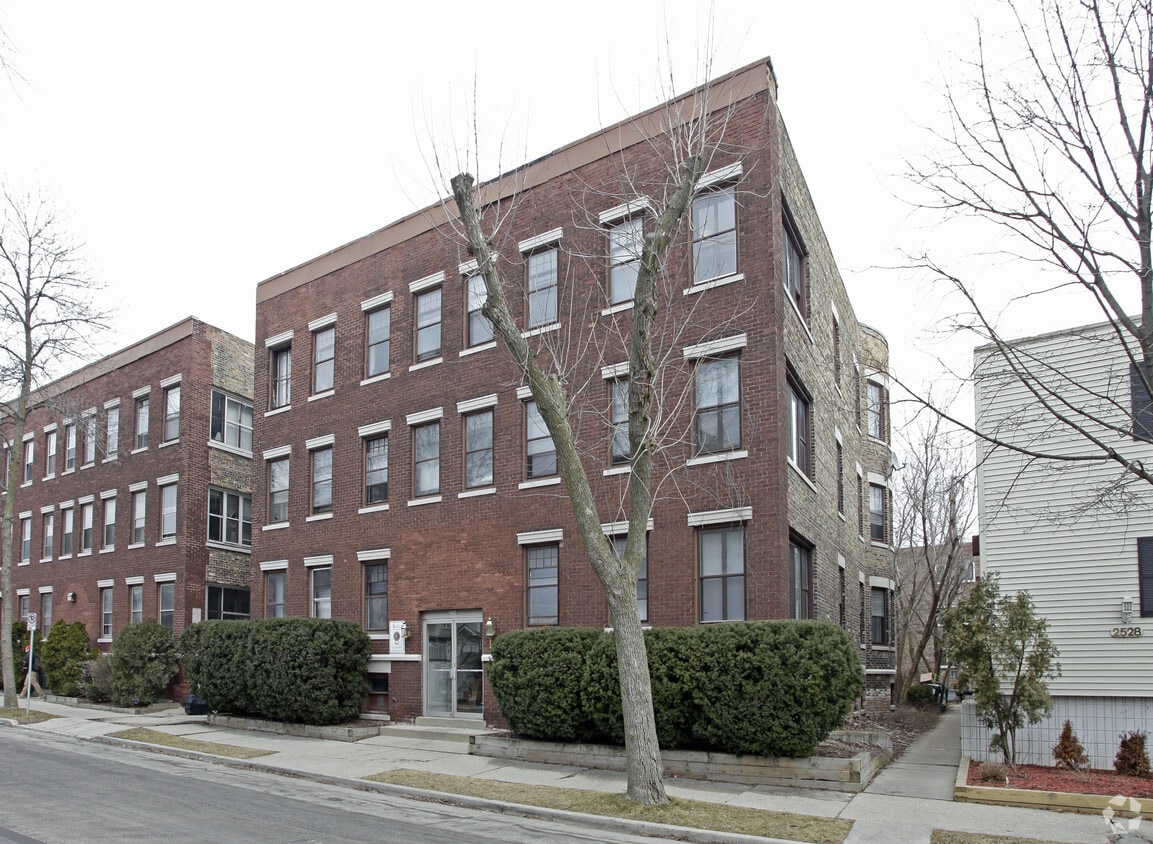 Building Photo - 2534 N Farwell Ave