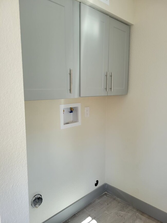 Building Photo - REDUCED!!! Unfurnished Long Term