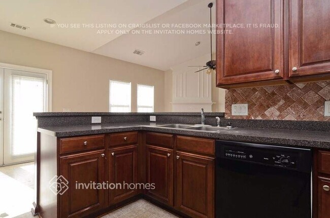 Foto del edificio - 7718 Parkside Dr
