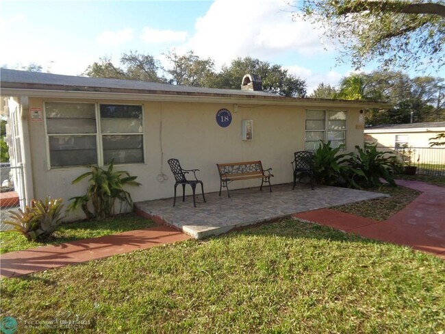 Foto del edificio - 1331 SW 44th Terrace