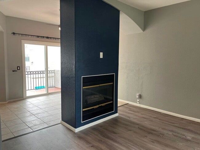 Building Photo - 2Bed/2.5Bath Condo Near Downtown Oceanside...