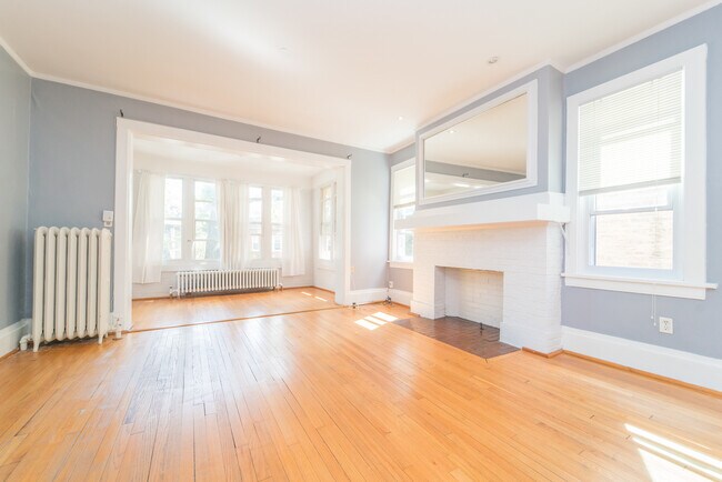 Foto del edificio - 5716 N Washtenaw Ave