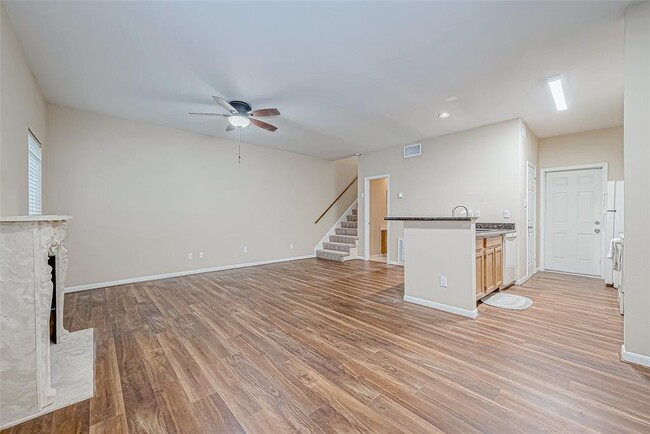 Foto del edificio - 7337 Regency Square Ct