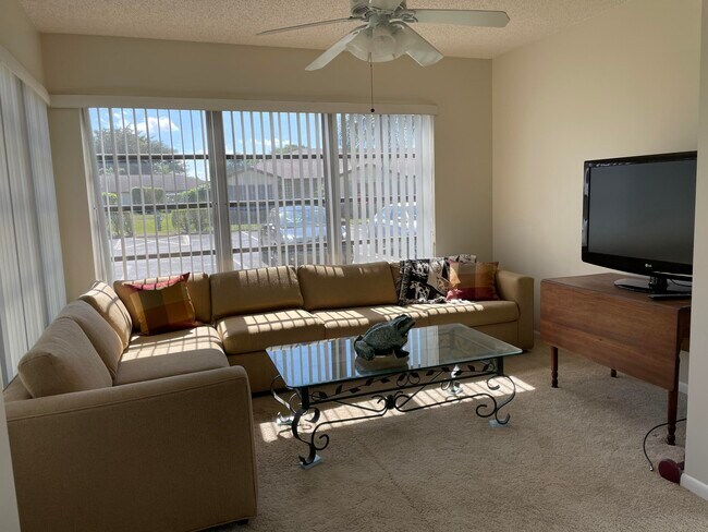 Foto del edificio - 13990 Nesting Way