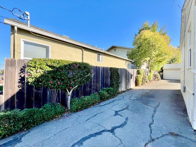 Foto del edificio - 127 22nd Ave