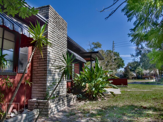 Foto del edificio - 2/1 Bungalow in the Heart of Audubon Park!!!