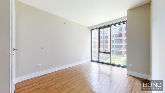 Building Photo - 237 E 34th St