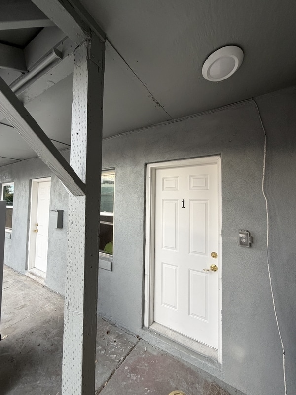 Primary Photo - 224 Park Ave