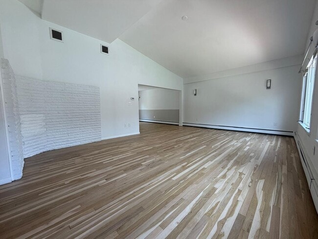 Building Photo - Spacious 5-Bedroom Home with Modern Features