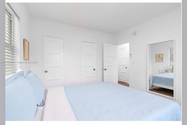 Building Photo - 7836 NE Bayshore Ct