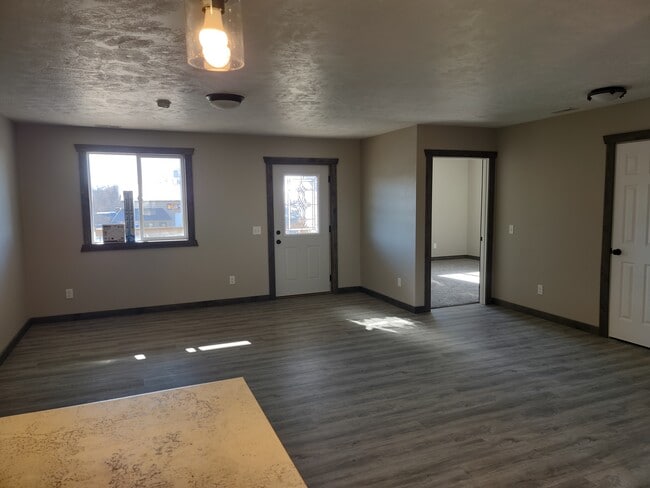 Family Room/Front Door - 812 E 5th St