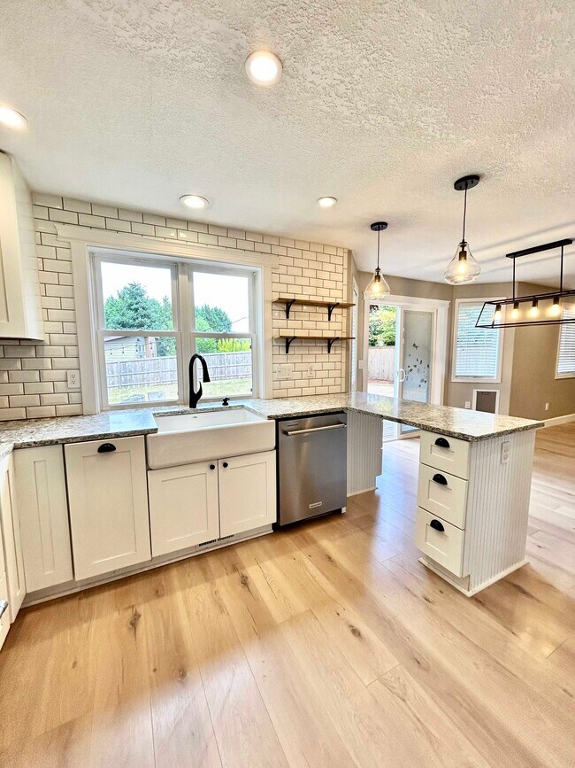 Foto del edificio - 16508 NE 32nd St