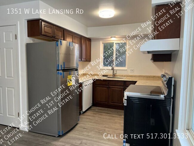 Foto del edificio - 1351 W Lake Lansing Rd