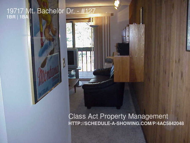 Foto del edificio - 19717 Mount Bachelor Dr