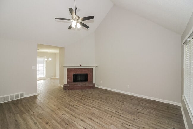 Foto del edificio - 990 Appling Meadow Dr