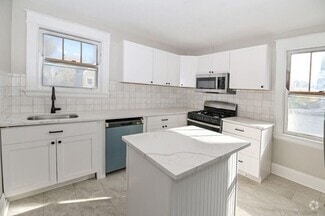Building Photo - 5214 Warren Ave