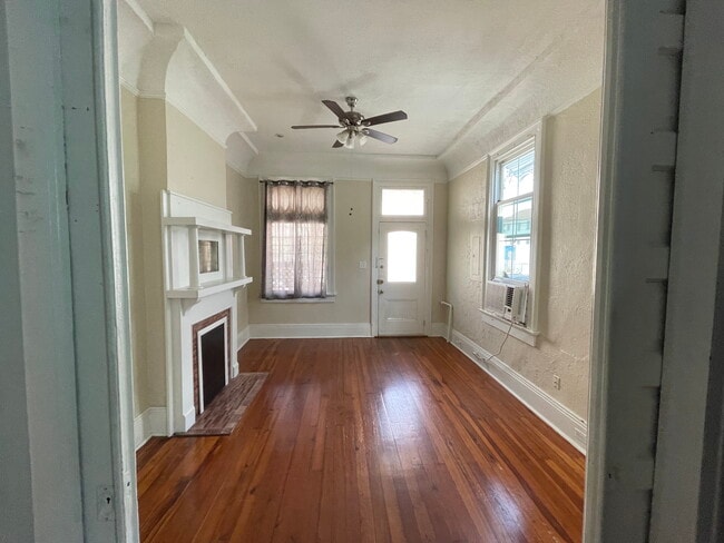 Building Photo - 2420 Jena St