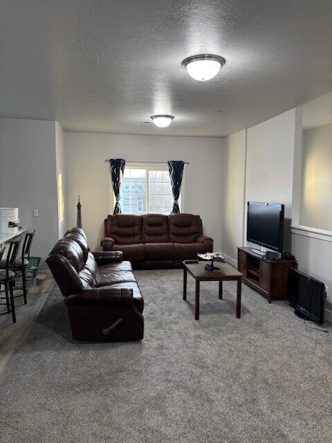 Foto del edificio - 180 W 1575 N