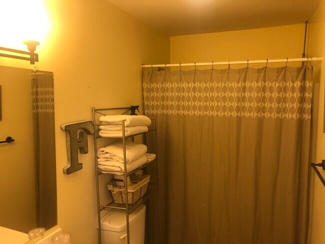 Baño - 8923 Path Way