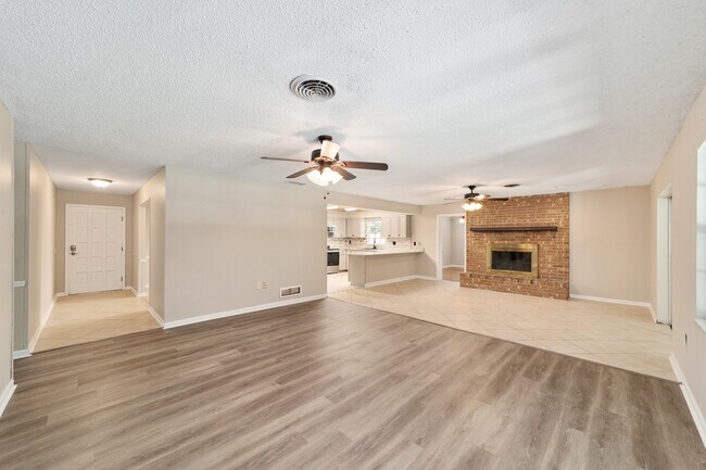 Foto del edificio - 5140 SE 8th St