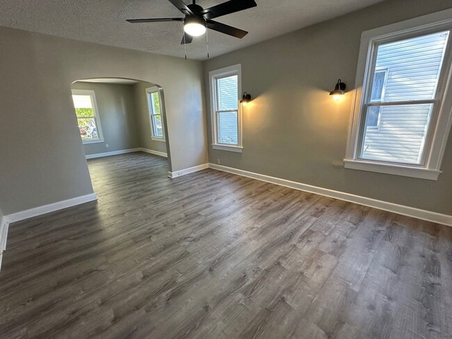 Foto del edificio - 114 N Missouri Ave