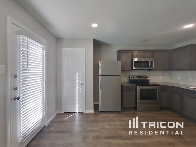 Foto del edificio - 2514 Henley Dr