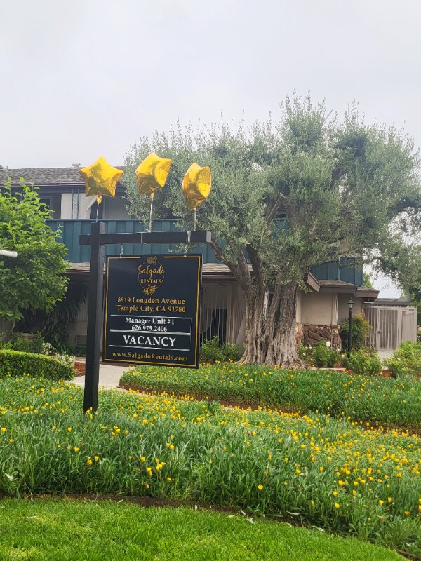 Foto del edificio - 8919 Longden Ave