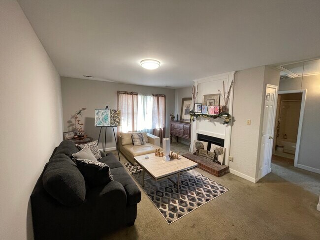 Living room - 2622 MASONBORO CT