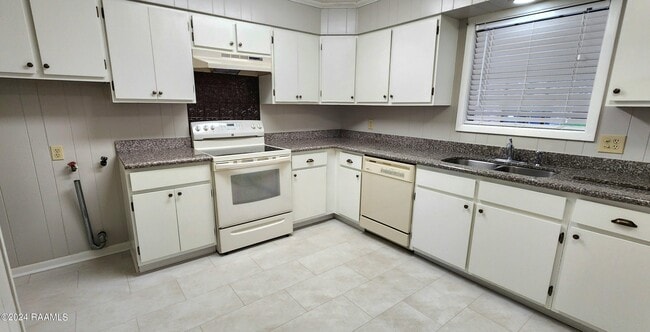 Foto del edificio - 403 Bell Downs Dr