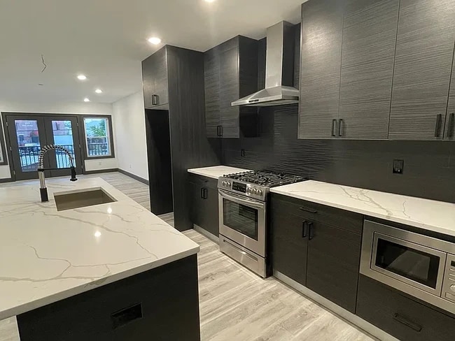 Building Photo - 12 Montvale Ave