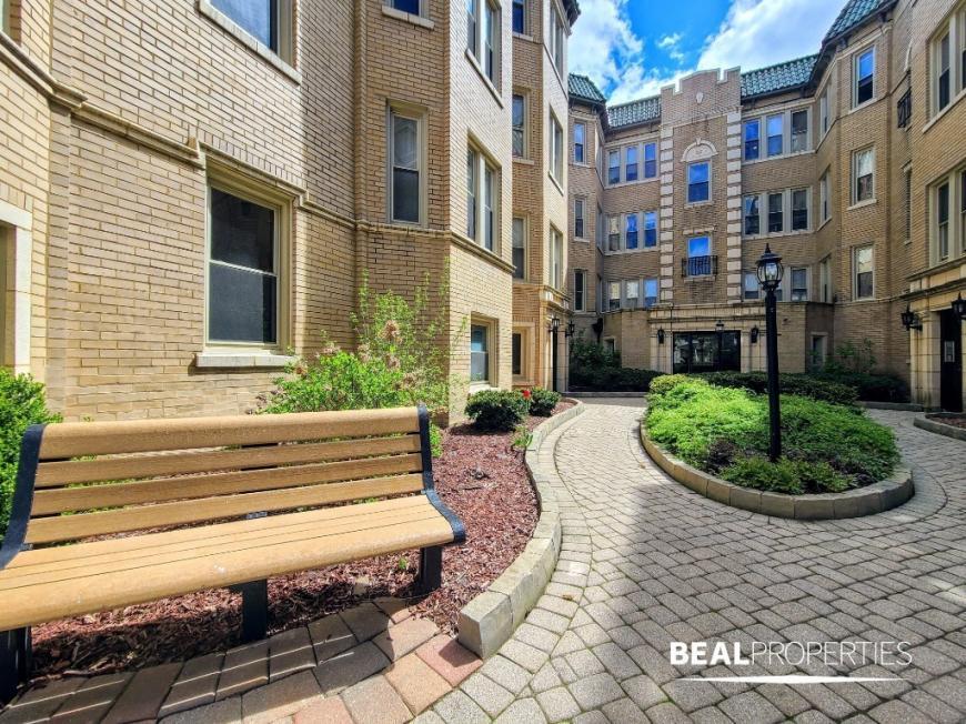 Foto del edificio - 1 bedroom in CHICAGO IL 60613