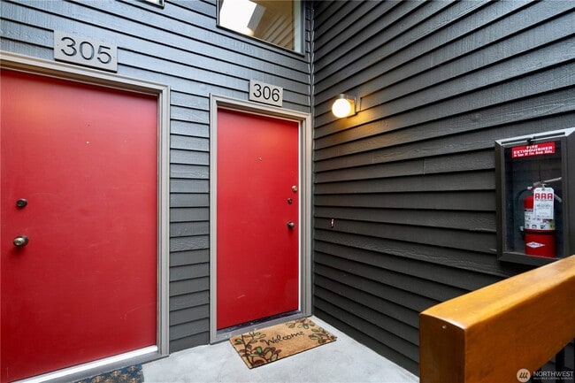 Building Photo - 2628 4th Ave