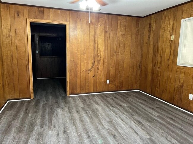Building Photo - 557 Shalimar Rd
